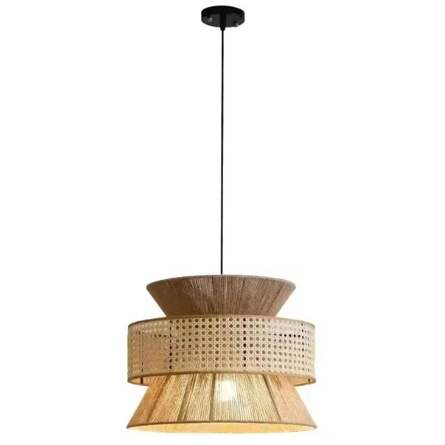 Suspension corde naturelle avec cannage et silhouette originale, parfaite pour une décoration bohème chic ou esprit wabi-sabi.