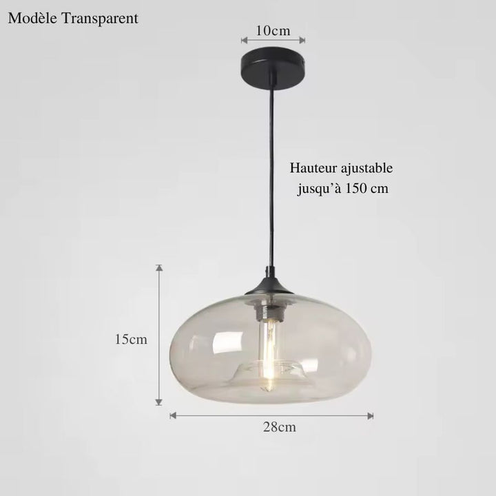 Sobre et lumineuse, la suspension dôme en verre transparent adopte une silhouette rétro minimaliste de 28 cm