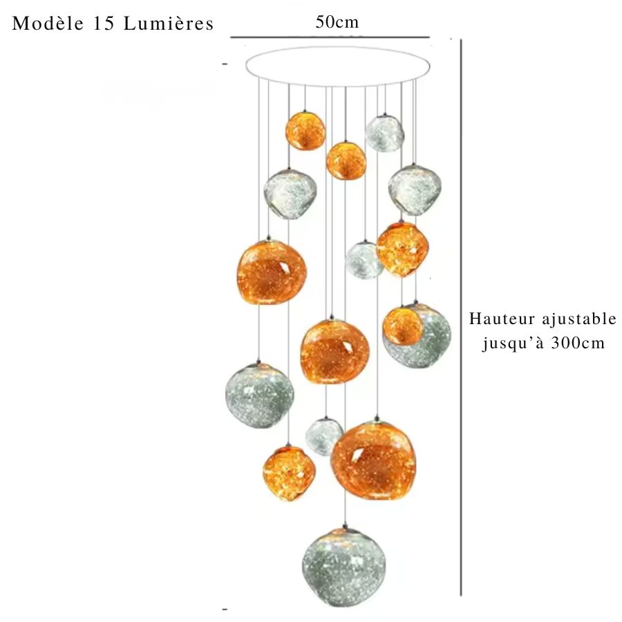 Grand lustre décoratif à 15 globes ambrés et argentés en chute verticale, idéal pour un espace à plafond haut.