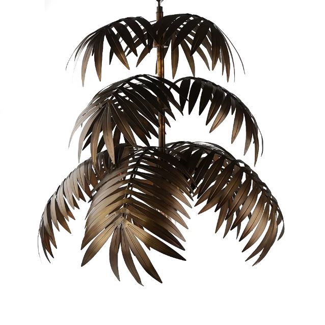 Grande suspension palmier en métal cuivré avec trois étages de feuilles, idéale pour un intérieur au style tropical affirmé.
