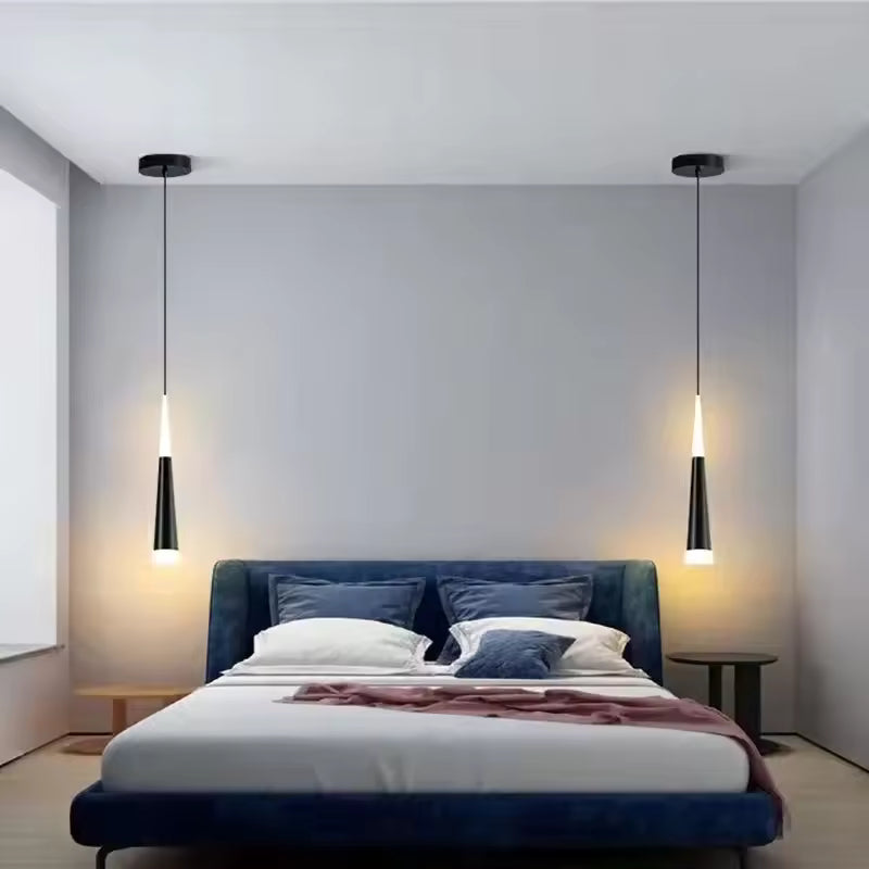 Éclairage de chevet avec deux luminaires aiguille LED noirs au style minimaliste et contemporain