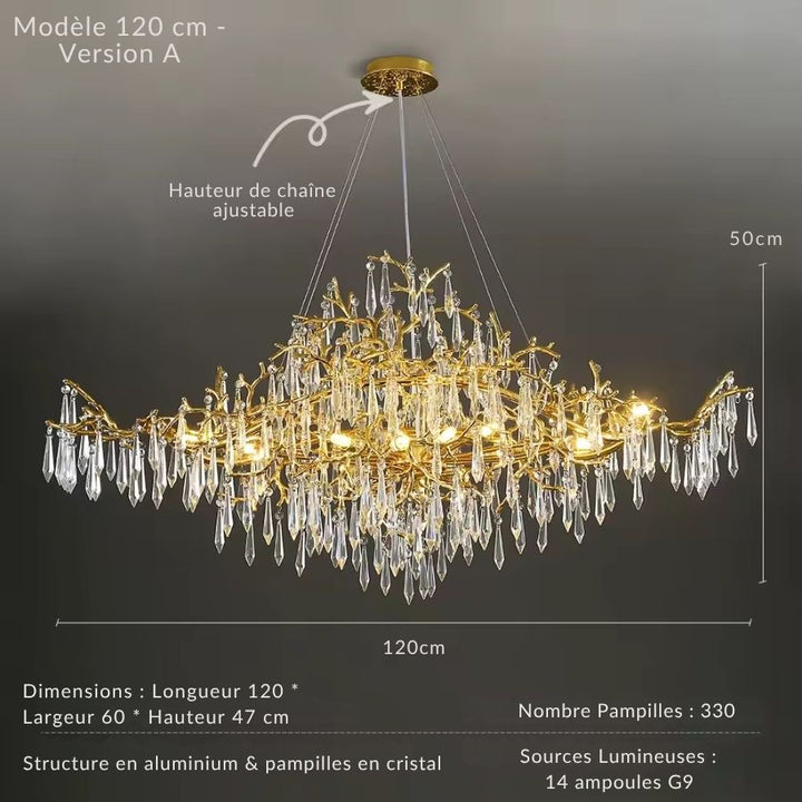 Avec ses longues pampilles facettées, ce lustre de 120 cm affiche une allure précieuse et architecturale