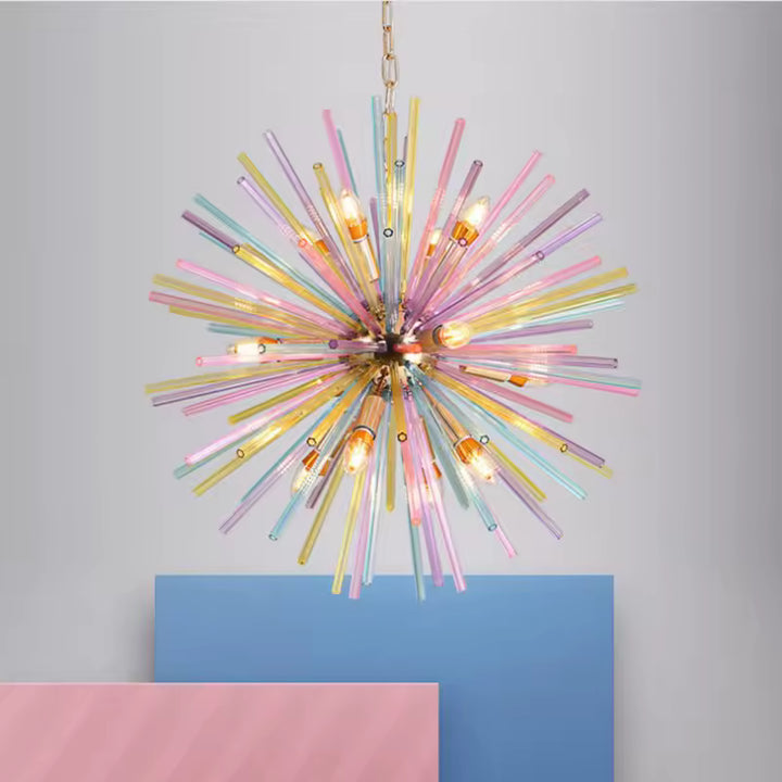 Lustre en tiges de verre coloré au design Sputnik, avec éclat multicolore et silhouette sculpturale contemporaine