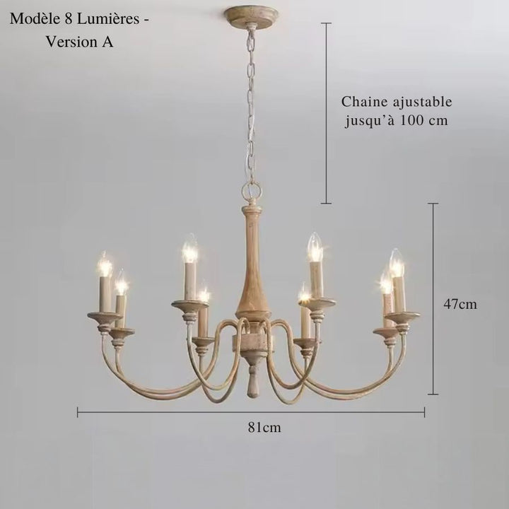 Modèle de lustre en bois ancien à 8 lumières, aux bras galbés et à la patine claire, mesurant 81 cm de diamètre.