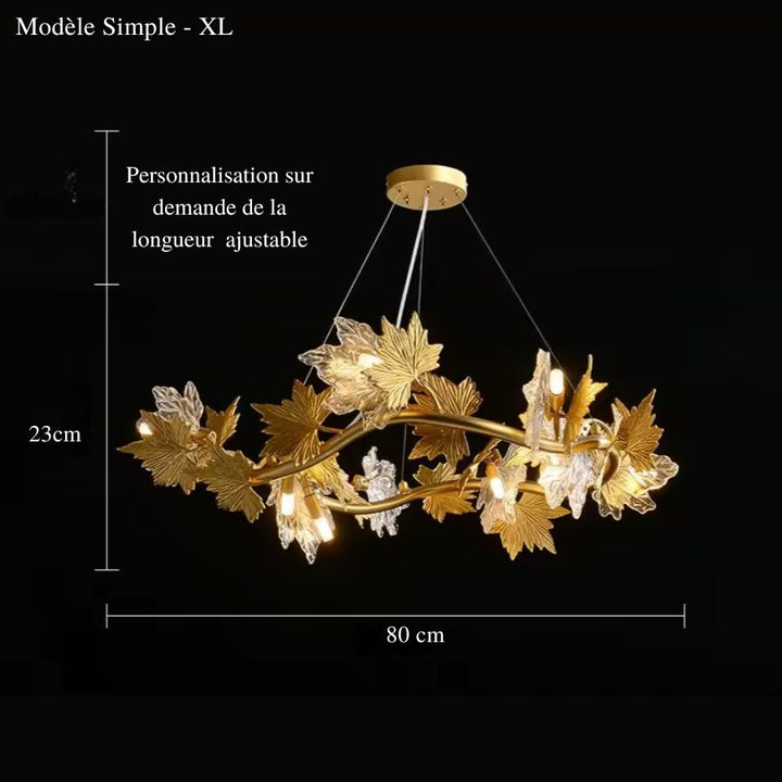 Avec ses branches dorées et ses feuilles d'érable sculptées, ce lustre organique simple XL mesure 80 cm de diamètre.