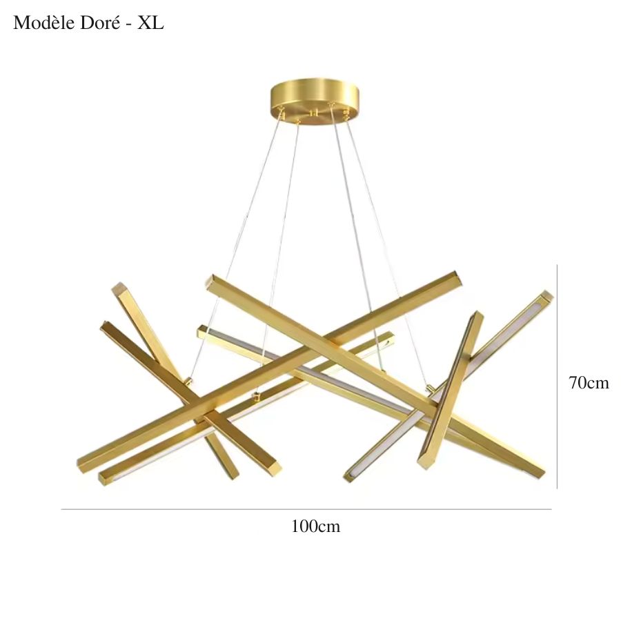 Version XL du lustre sculptural doré à barres LED entrecroisées, de 100 cm de largeur et 70 cm de hauteur.