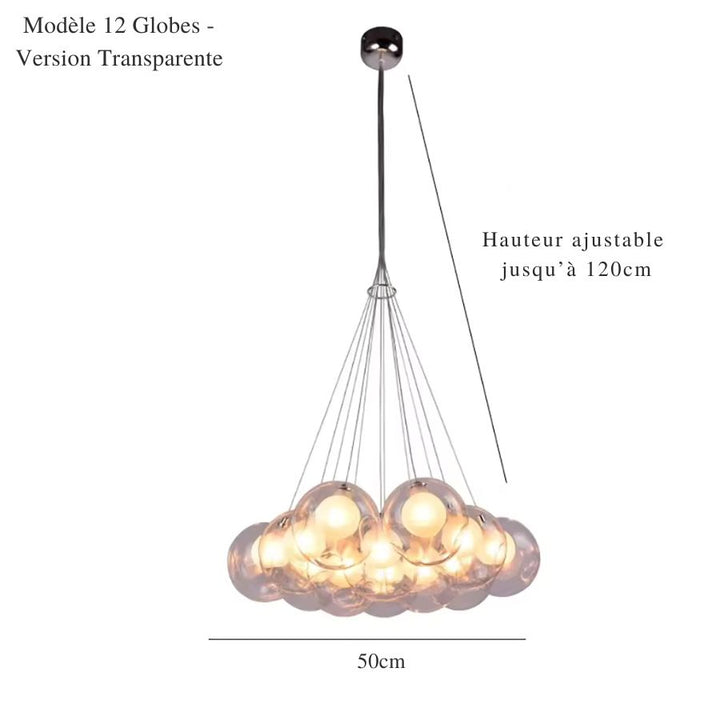 Composition aérienne de 12 globes en verre transparent pour ce lustre contemporain de 50 cm à hauteur ajustable.