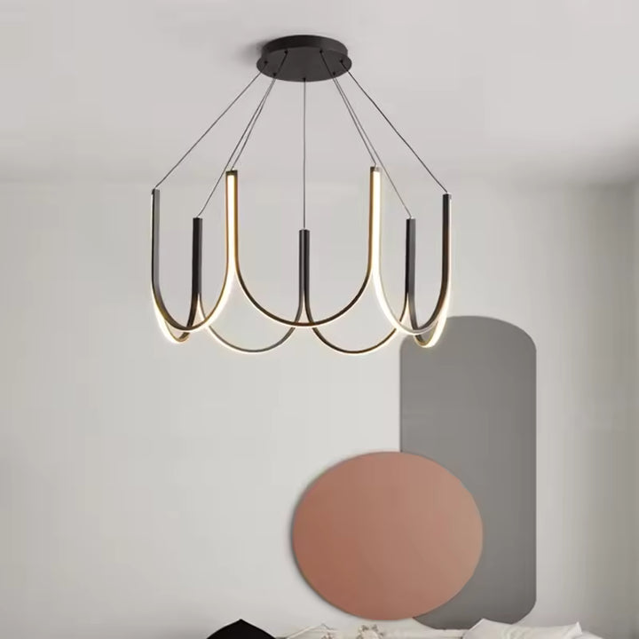 Lustre LED noir à arceaux lumineux suspendus, au style contemporain et graphique