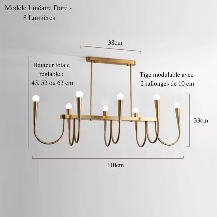 Lustre design linéaire doré à huit lumières et bras effilés, long de 110 cm, idéal pour une décoration contemporaine.