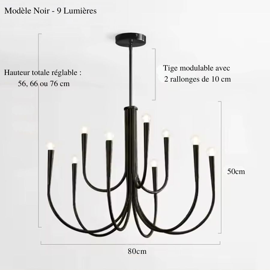 Version neuf lumières du lustre noir aux bras élancés et courbés, mesurant 80 cm de large et jusqu'à 76 cm de haut.