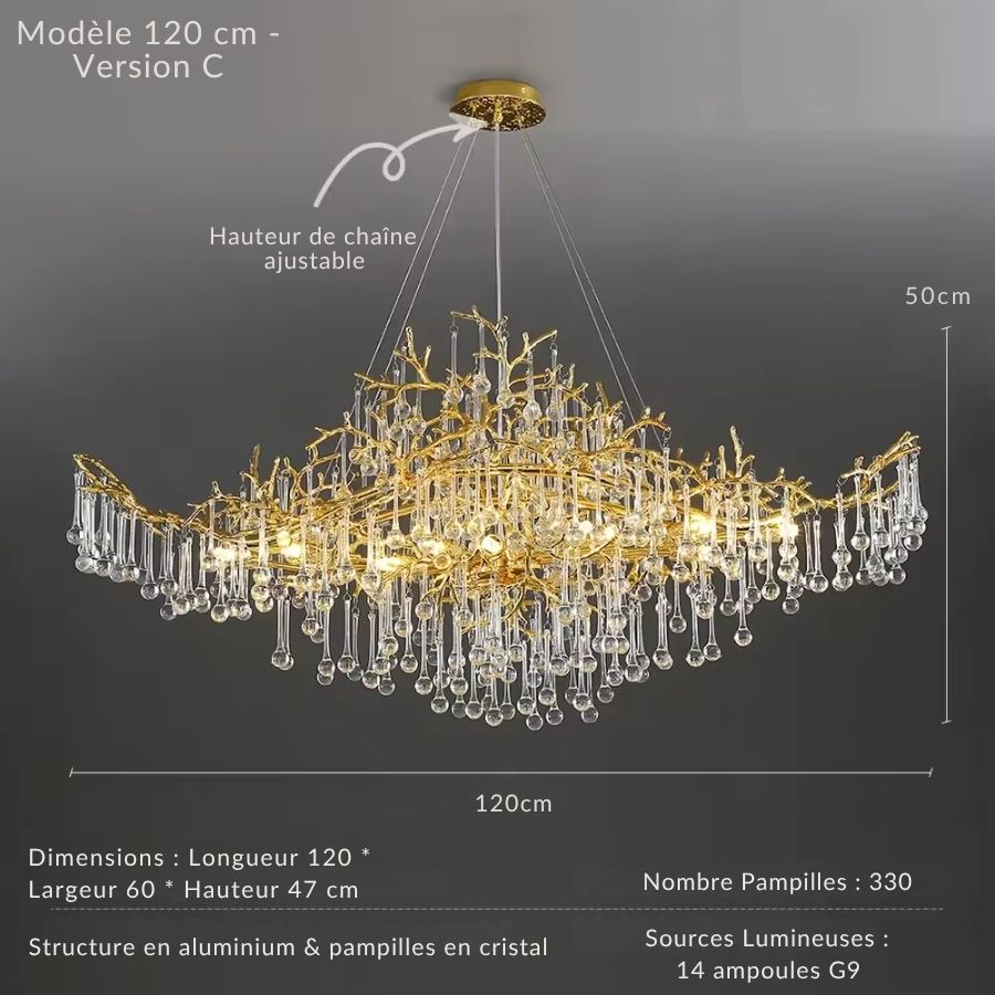 Silhouette majestueuse et étirée pour ce lustre à pampilles de cristal porté par des branches dorées