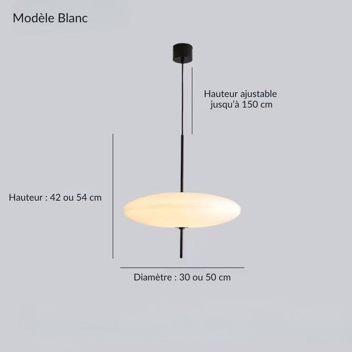 Lustre soucoupe blanc en acrylique, disponible en diamètre 30 ou 50 cm avec hauteur ajustable jusqu’à 150 cm