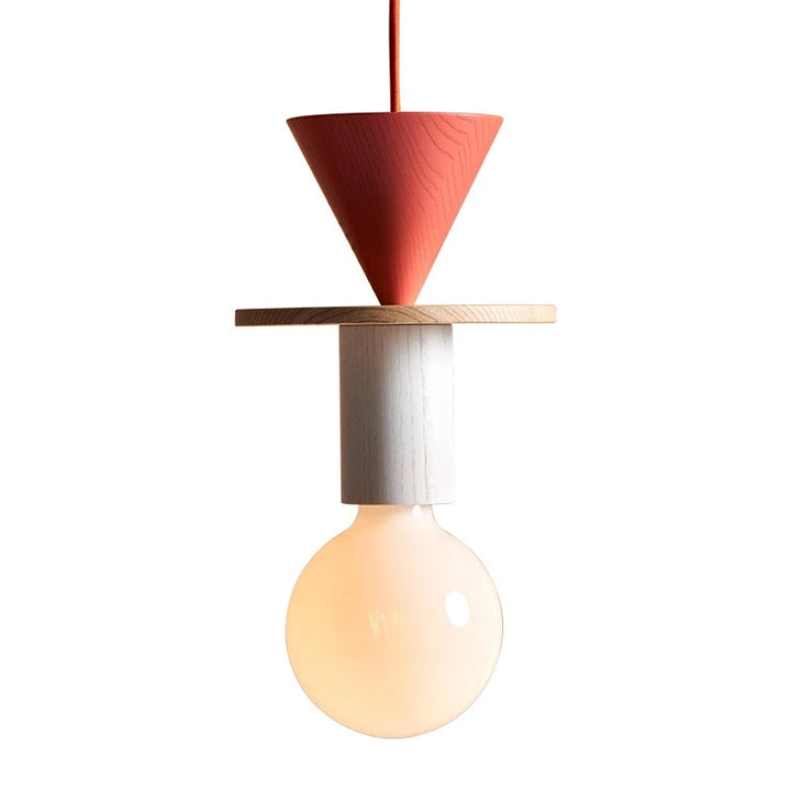 Modèle de suspension en bois avec élément triangulaire rouge.