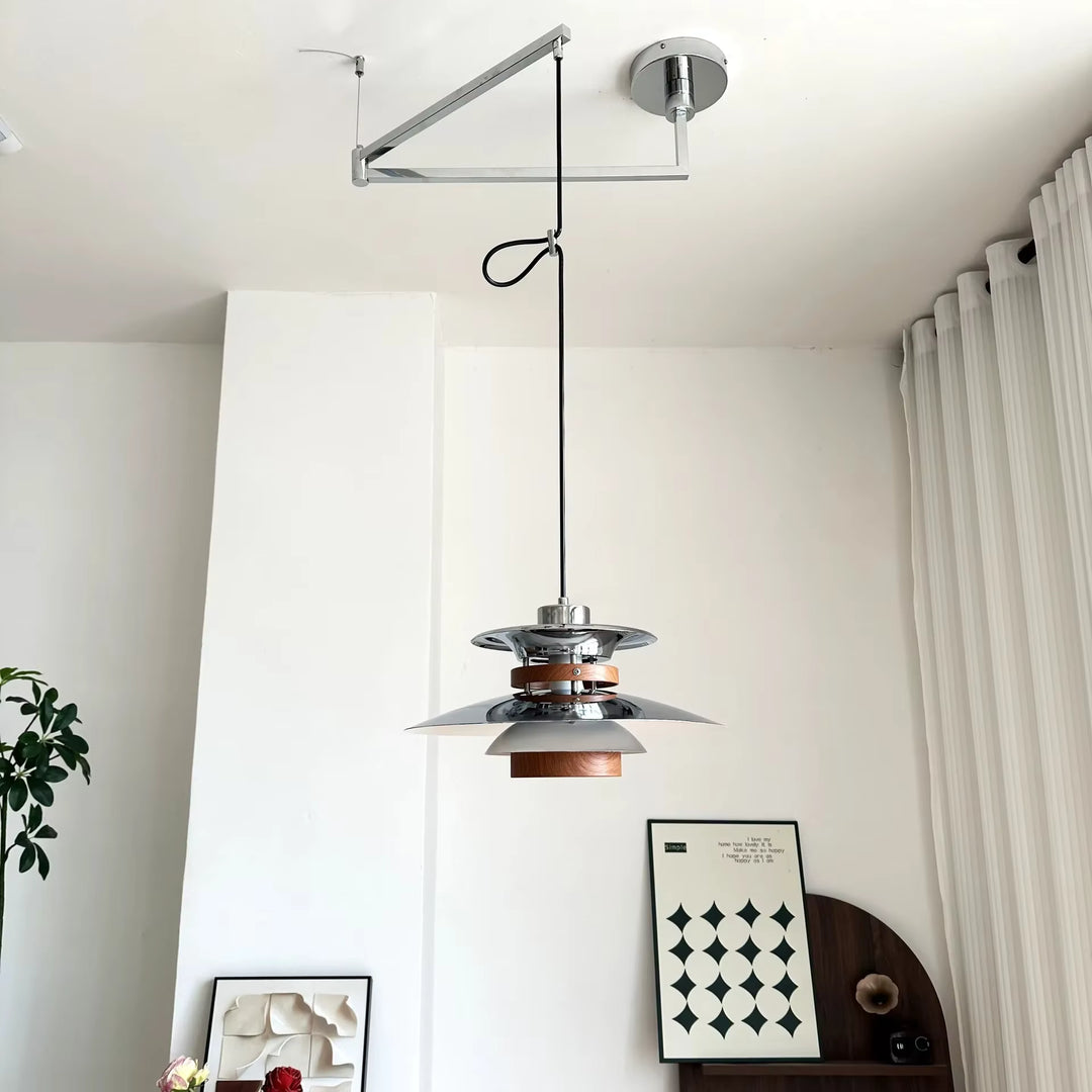 Suspension à bras articulé en métal chromé et bois, au design scandinave vintage réglable et fonctionnel