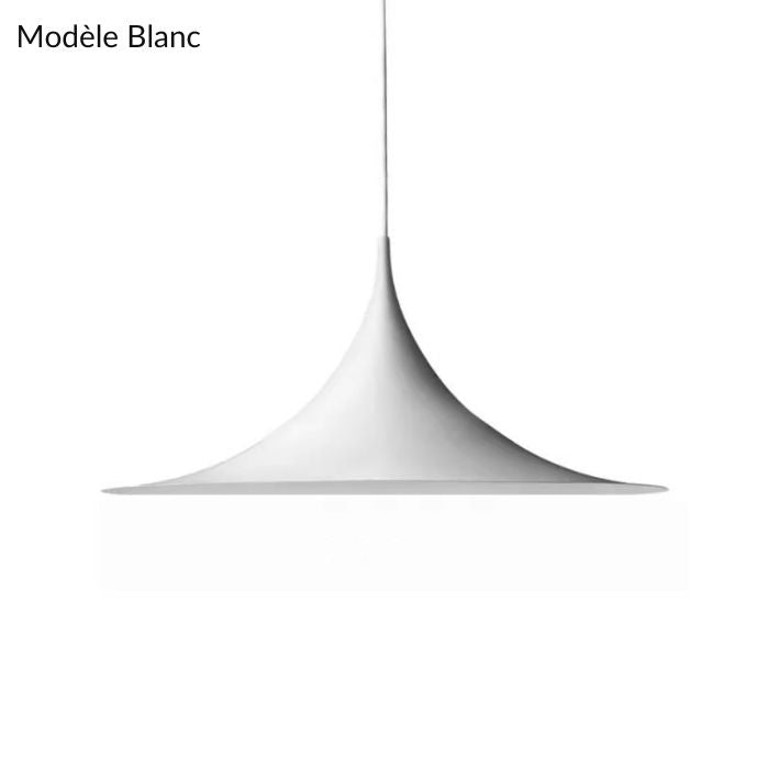 Modèle blanc de suspension à large disque et courbe élancée, entre style japandi, scandinave et moderniste.