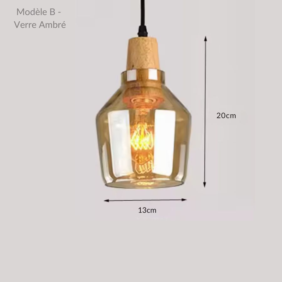 Petit modèle en verre ambré et bois laissant voir l’ampoule, dans un esprit chaleureux et contemporain