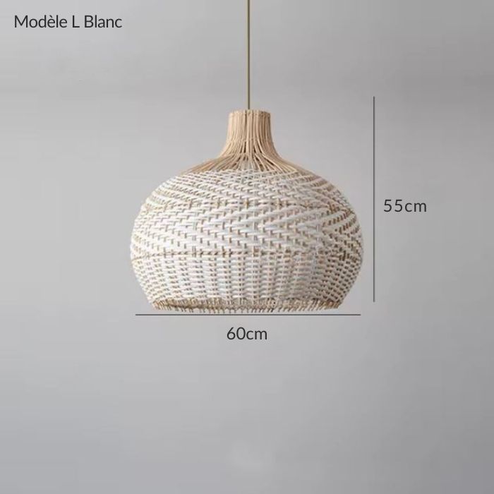 Suspension boule en rotin blanc naturel au diamètre de 60 cm, parfaite pour un style bohème et épuré.