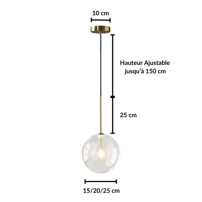 Suspension boule en verre transparent avec structure dorée, hauteur ajustable pour un éclairage moderne et élégant.