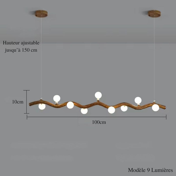 Avec ses 9 globes lumineux, cette suspension linéaire de 100 cm associe courbes organiques et finition effet bois.
