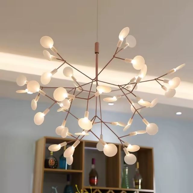 Suspension branche à LED au design contemporain, diffuseurs ronds organiques, idéale pour un intérieur moderne et une ambiance chaleureuse.