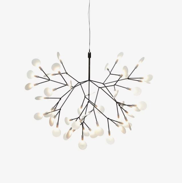Suspension branche au design noir contemporain, éclairage LED façon ramure sculpturale idéale pour un intérieur moderne et épuré.