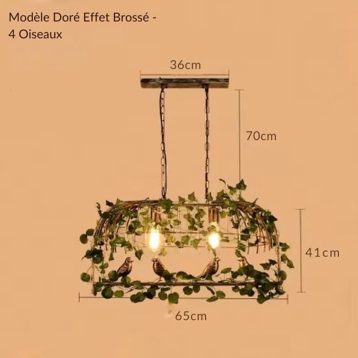 Suspension cage à oiseau dorée effet brossé avec 4 oiseaux, éclairage raffiné et tendance pour intérieur cosy.