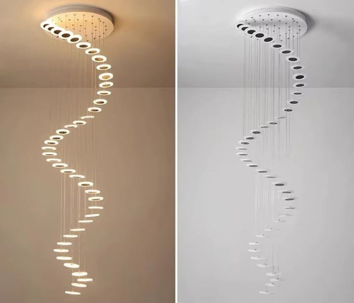 Suspension cascade pour escalier avec éclairage LED, présentée avec la lumière éteinte côté droit et la lumière allumée côté gauche.