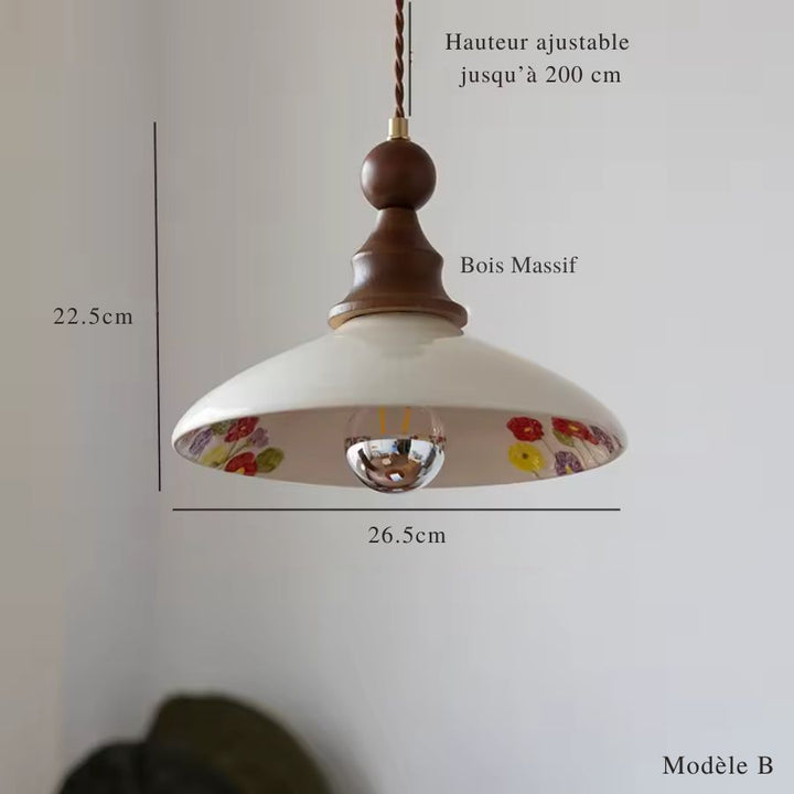 Suspension fleurie modèle B en céramique et bois massif, silhouette classique au charme campagne chic