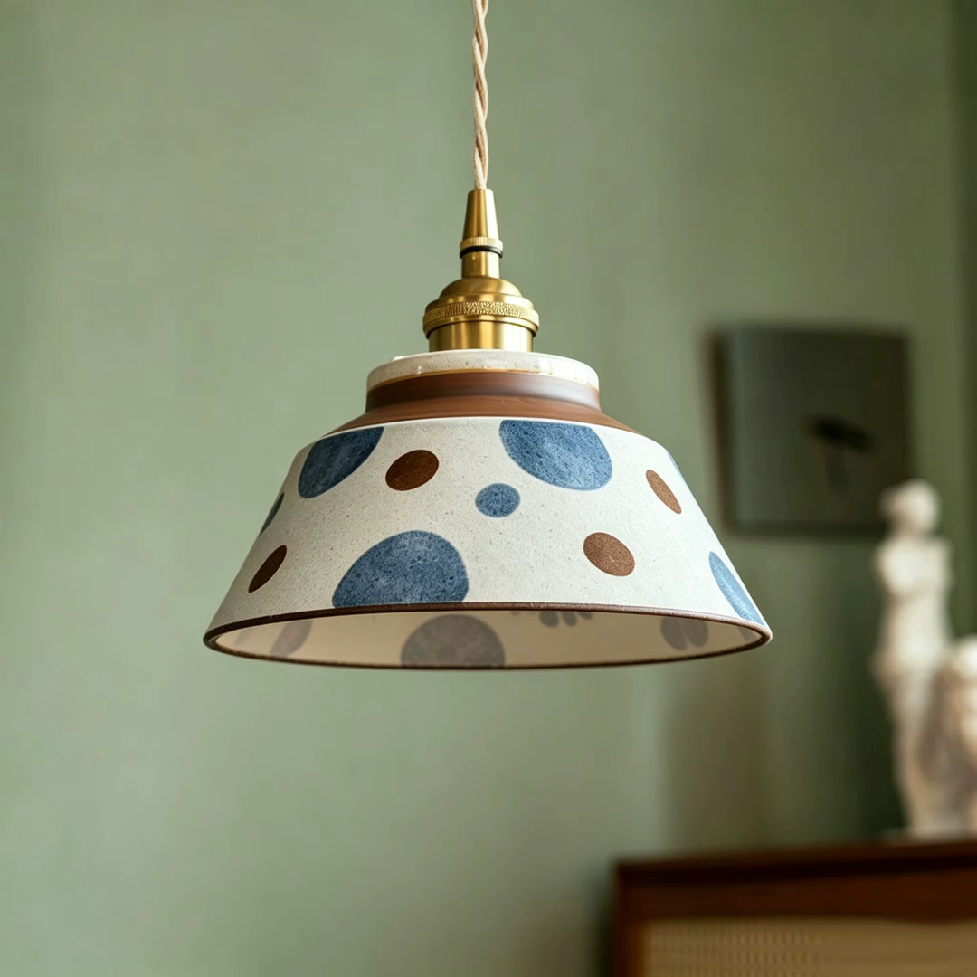 Suspension en céramique peinte à motifs bleus et bruns, au style japonais rétro et artisanal