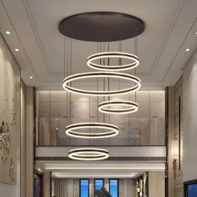 Suspension cerceau LED élégante pour salon haut de gamme, idéale pour une décoration contemporaine et luxueuse.