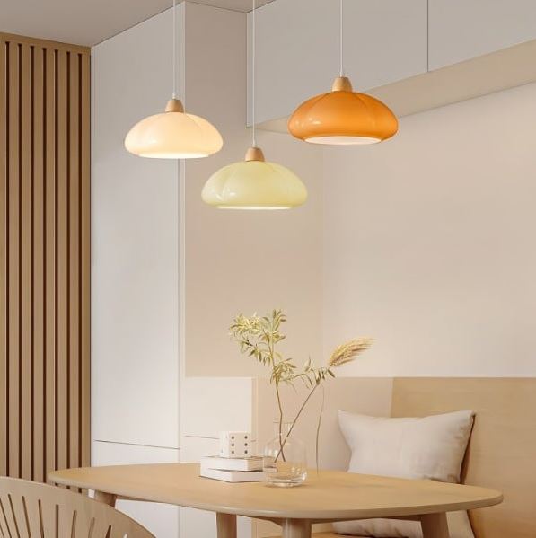 Suspension citrouille en trio de couleurs pastel pour une décoration moderne et chaleureuse d'intérieur.