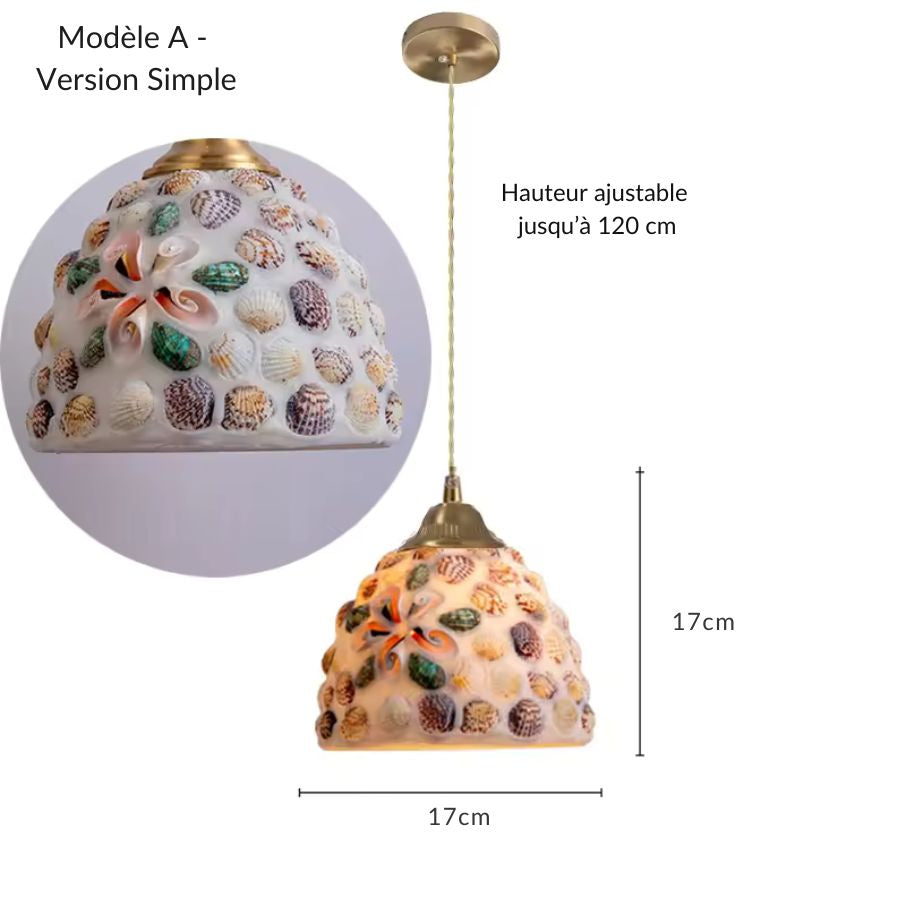 Suspension simple modèle A en verre façonné parsemé de coquillages, au charme marin coloré et rétro