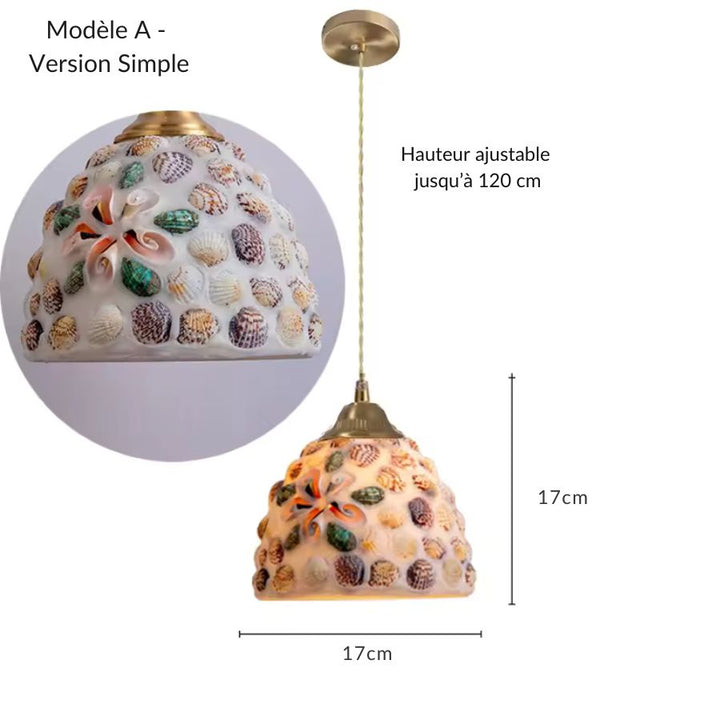 Suspension simple modèle A en verre façonné parsemé de coquillages, au charme marin coloré et rétro