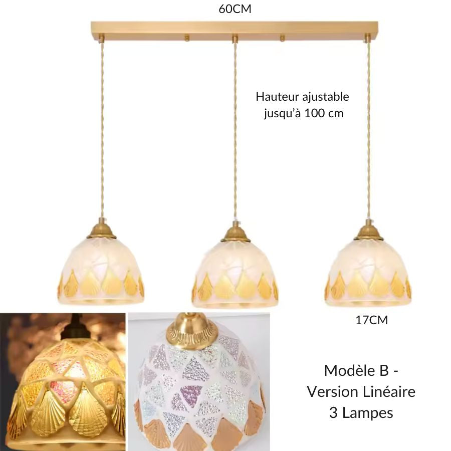 Suspension linéaire modèle B à 3 lampes, en verre irisé avec motifs coquillage dorés et esprit côtier