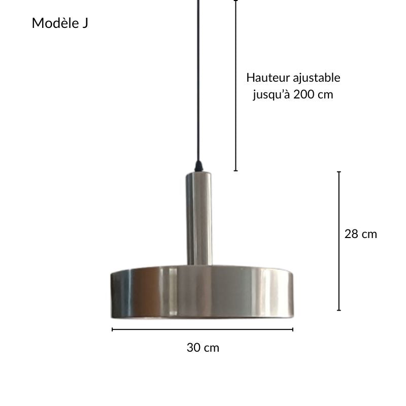 Suspension cylindrique courte en métal brossé, design sobre et fonctionnel.