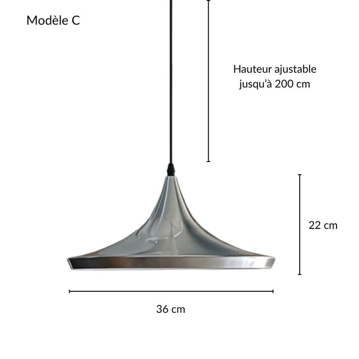 Suspension design plate et évasée en métal brossé, style moderne raffiné.