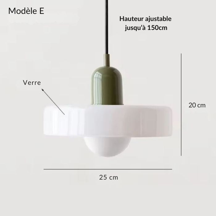 Suspension disque blanche et verte, modèle E à l’allure scandinave douce et moderne.