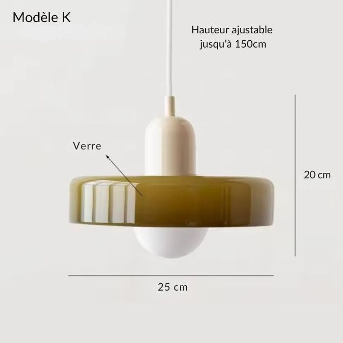 Suspension disque kaki et crème, modèle K au style rétro chic et à l’élégance feutrée.
