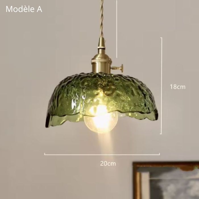 Suspension en verre vert modèle A, petite lampe au design rétro élégant, idéale pour un éclairage décoratif raffiné.