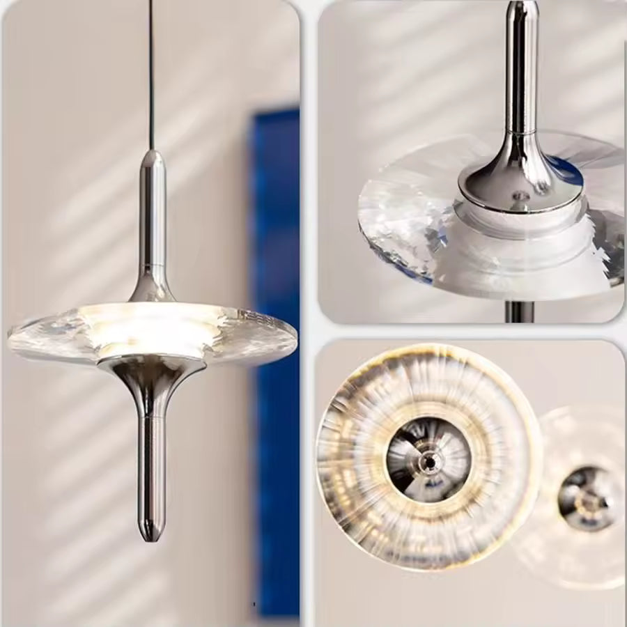 Vues détaillées d’une suspension étoile en cristal K9 et métal chromé, au design sculptural, moderne et lumineux