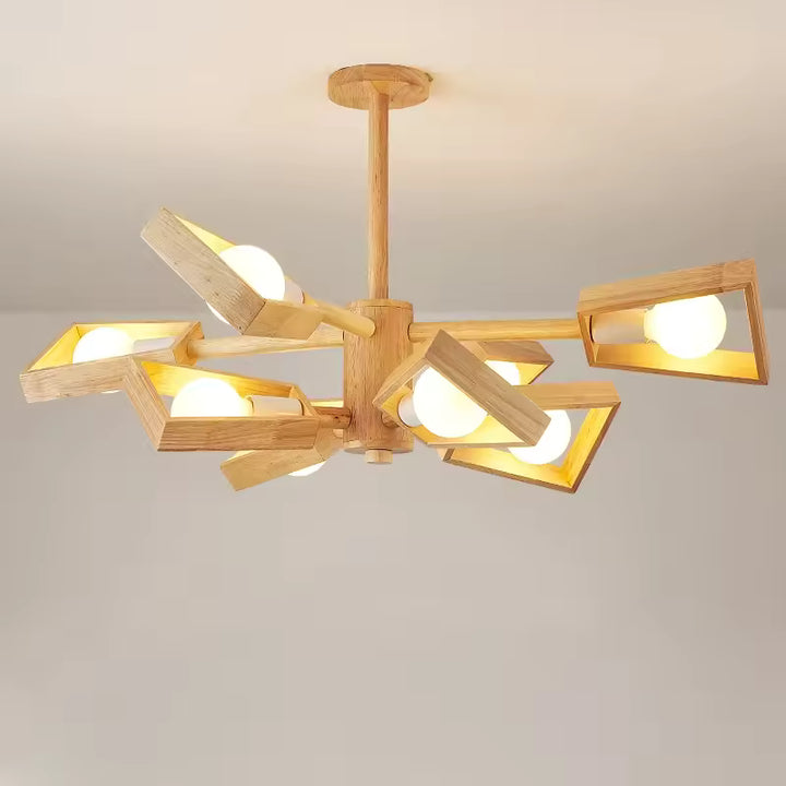 Suspension en bois au design géométrique sculptural, formant une étoile autour de globes lumineux opalins