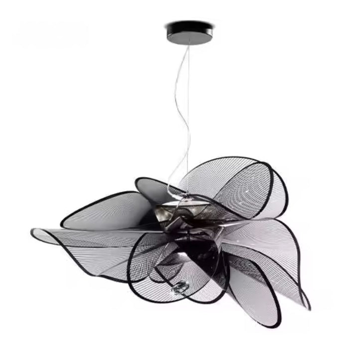 Suspension fleur noire à pétales filaires superposés, au design sculptural contemporain et aérien