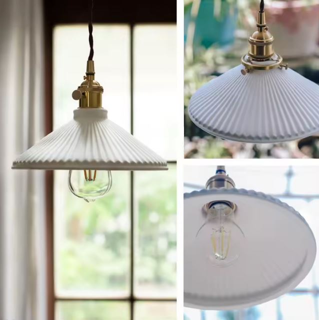 Suspension Flûte Blanche en céramique godronnée présentée sous plusieurs angles, parfaite pour un intérieur moderne, scandinave ou même au style japonais.