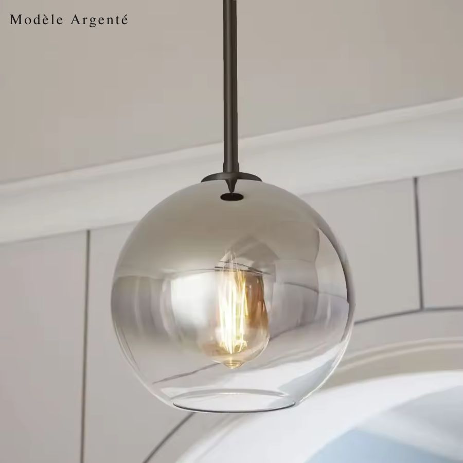 Modèle argenté en verre dégradé au format globe, décliné en plusieurs diamètres au design moderne et élégant