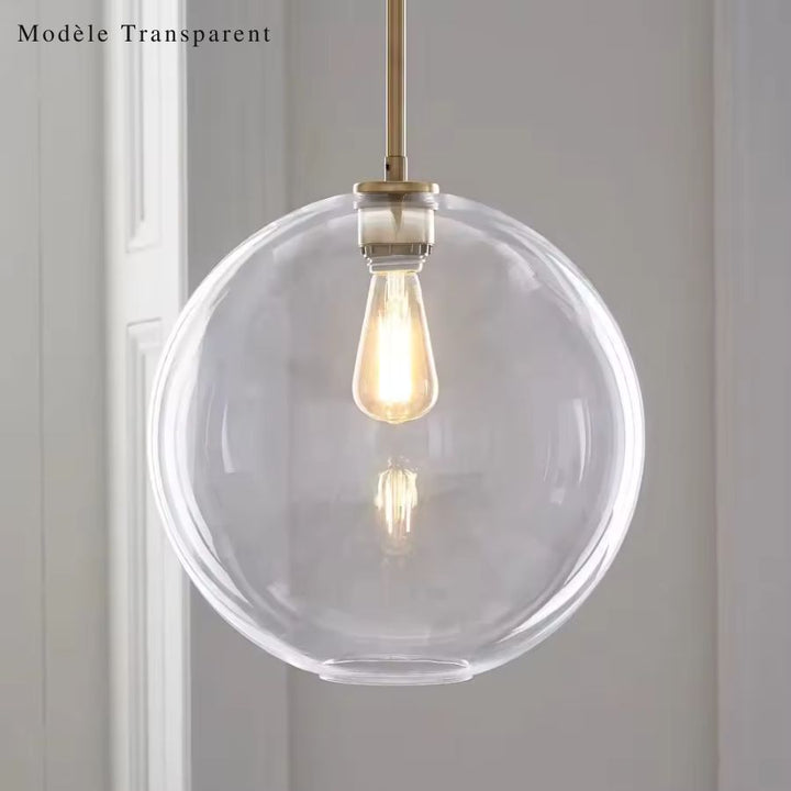 Globe en verre transparent suspendu, proposé en 15 à 30 cm, avec une esthétique épurée et contemporaine
