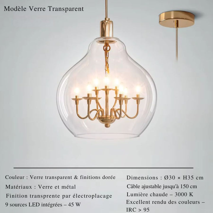 Grand globe en verre transparent abritant un lustre doré à 9 lumières, dans un esprit élégant et raffiné