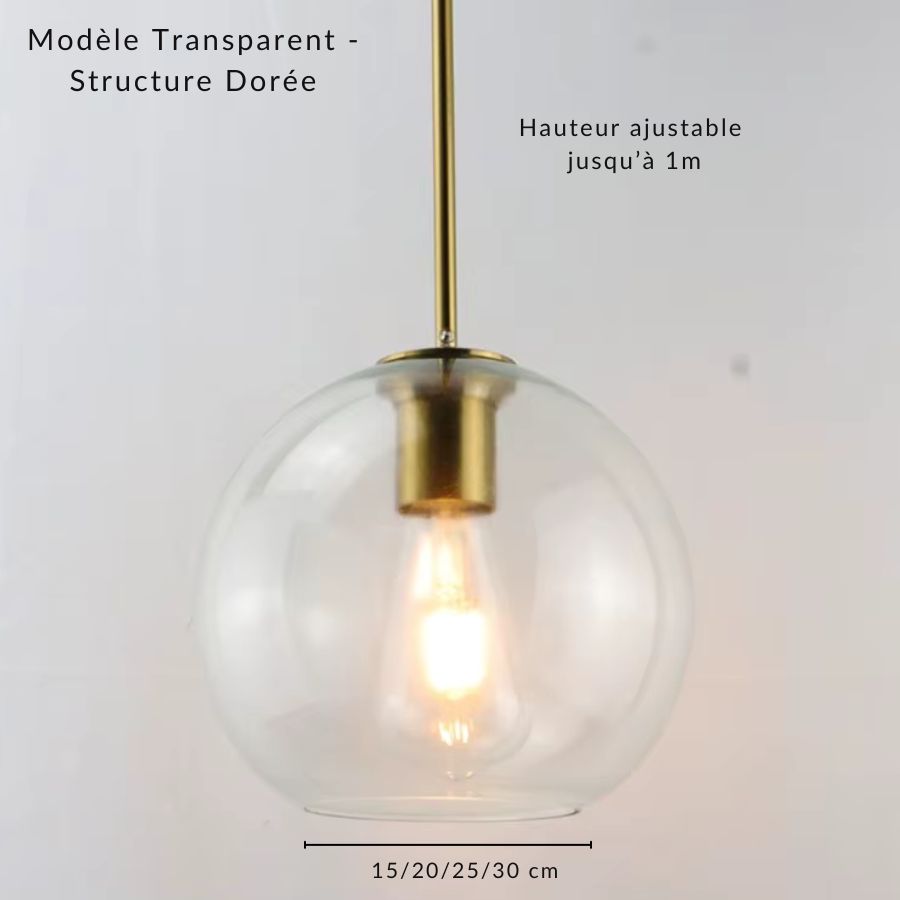 Suspension globe transparente à structure dorée et ampoule apparente, au style lumineux et raffiné