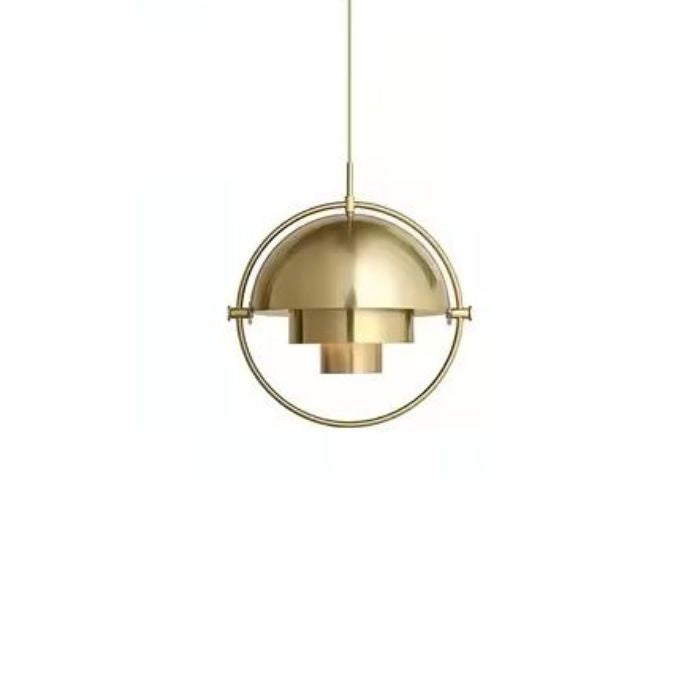 Suspension Gubi Multi Lite dorée avec design sphérique, parfaite pour un éclairage sophistiqué et contemporain.