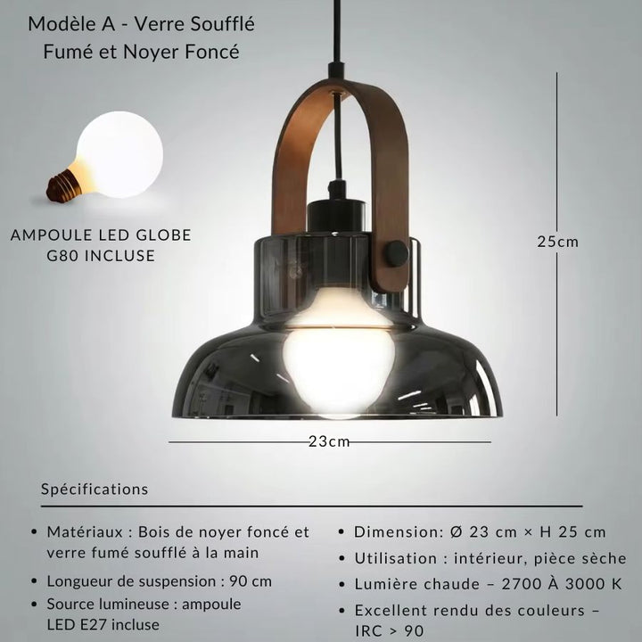 Suspension lanterne en noyer foncé et verre soufflé fumé, avec ampoule globe apparente au style vintage raffiné