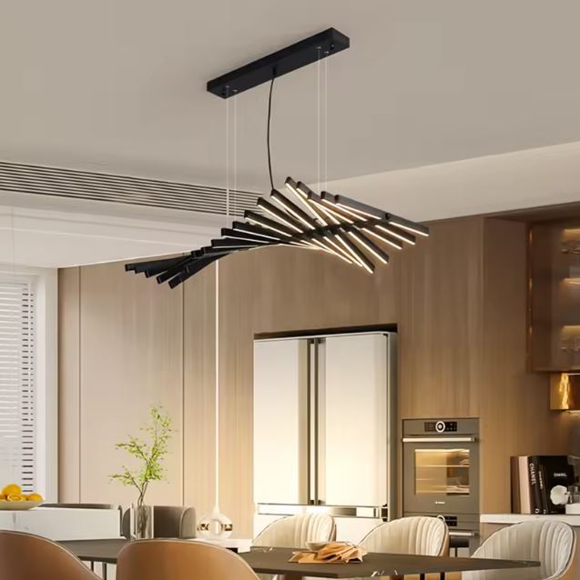 Suspension LED noire en sculpture linéaire, inspiration contemporaine et look design pour cuisine élégante.